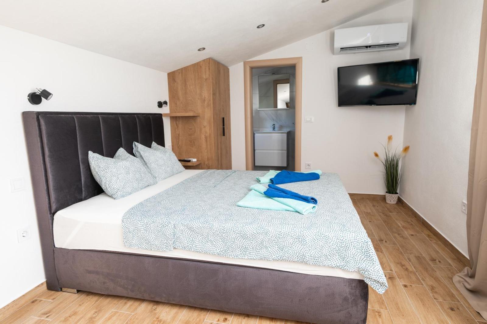 Apartments Villa Monique Rogoznica  Ngoại thất bức ảnh