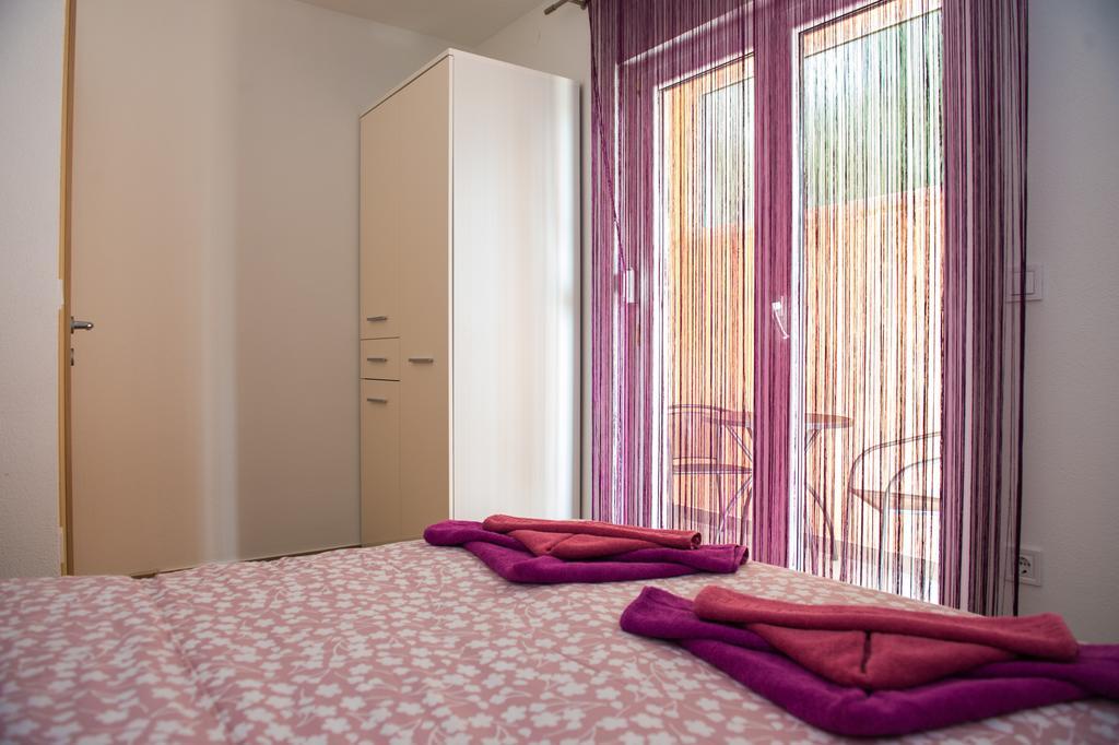 Apartments Villa Monique Rogoznica  Ngoại thất bức ảnh